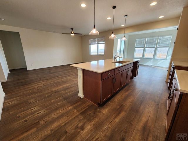 2201 Sunrise Ln, Pueblo, CO 81008