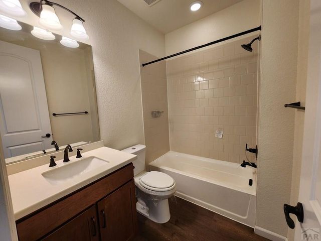 2201 Sunrise Ln, Pueblo, CO 81008