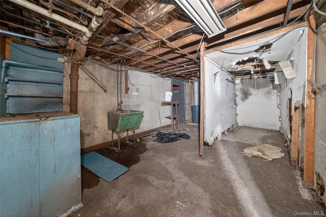188 Amherst Street, Hempstead, NY 11550