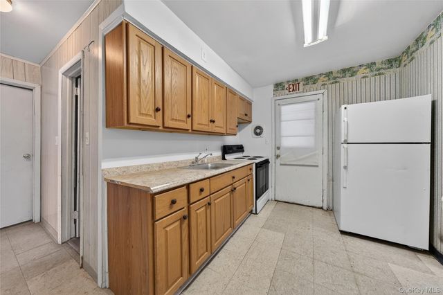188 Amherst Street, Hempstead, NY 11550