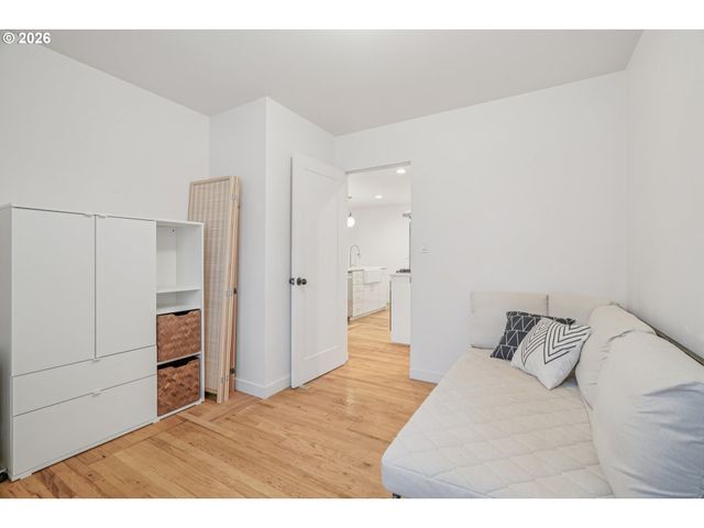 9210 N WINDLE St, Portland, OR 97203