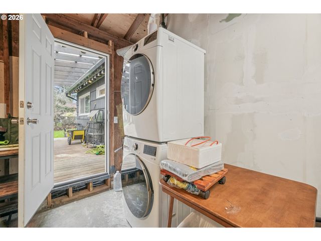 9210 N WINDLE St, Portland, OR 97203