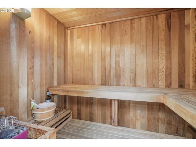 9210 N WINDLE St, Portland, OR 97203