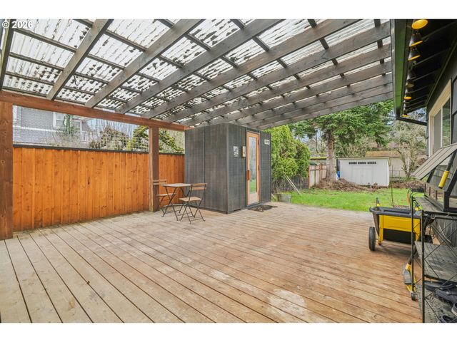 9210 N WINDLE St, Portland, OR 97203