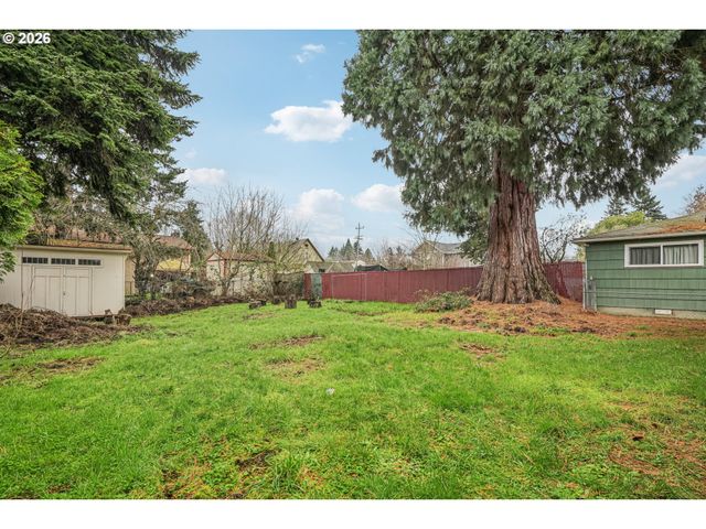 9210 N WINDLE St, Portland, OR 97203