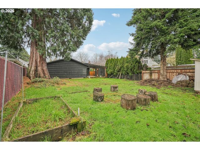 9210 N WINDLE St, Portland, OR 97203