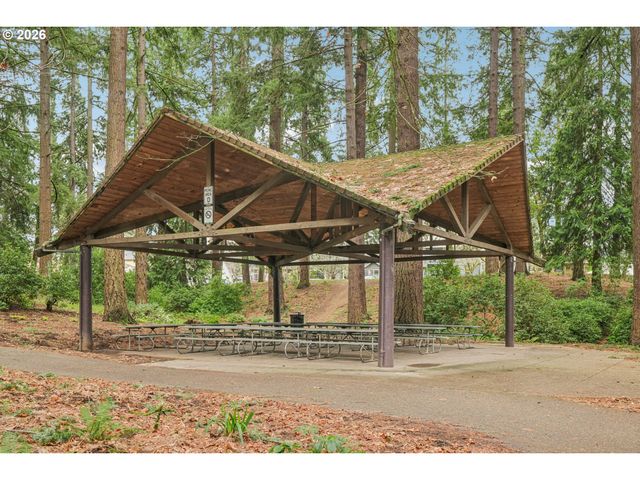 9210 N WINDLE St, Portland, OR 97203