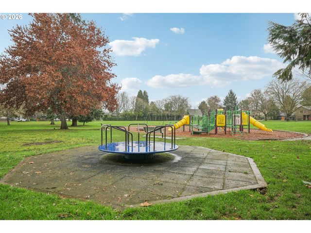 9210 N WINDLE St, Portland, OR 97203