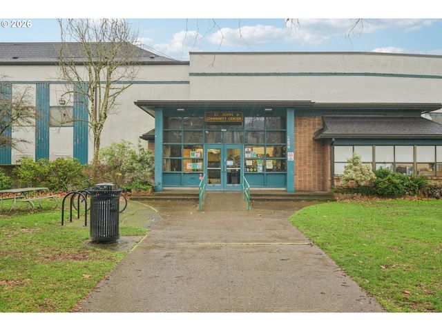 9210 N WINDLE St, Portland, OR 97203