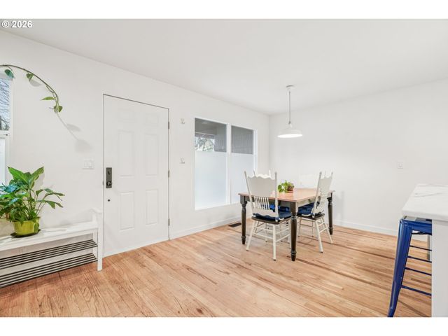 9210 N WINDLE St, Portland, OR 97203