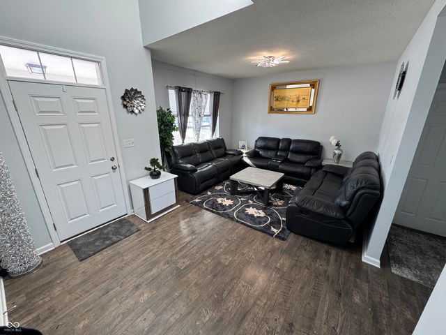8836 Hornady Court, Indianapolis, IN 46239