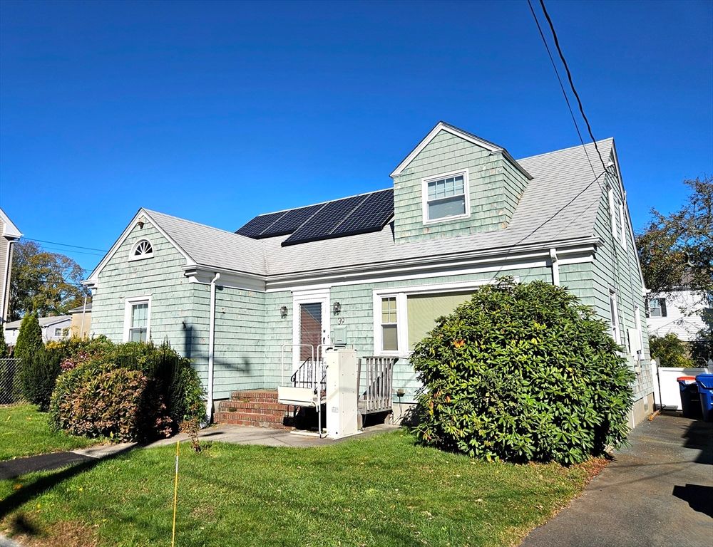 39 Edward St, New Bedford, MA 02740
