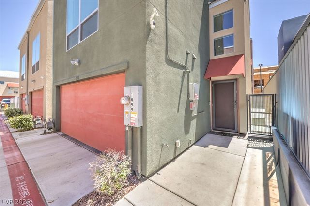 1999 Yaupon Avenue, Las Vegas, NV 89101