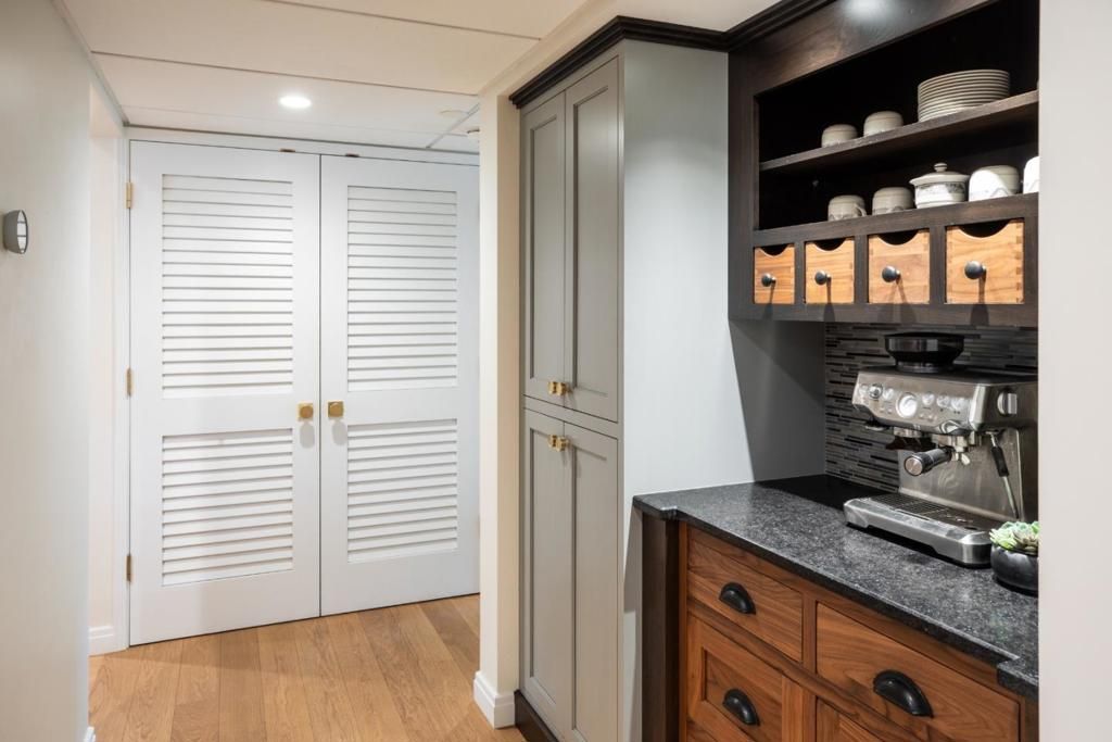 Image 10 of property listing at 226 W Edith Avenue 20, Los Altos, CA 94022