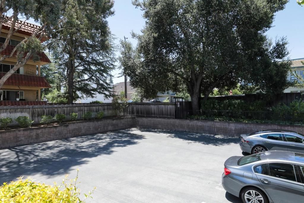 Image 21 of property listing at 226 W Edith Avenue 20, Los Altos, CA 94022