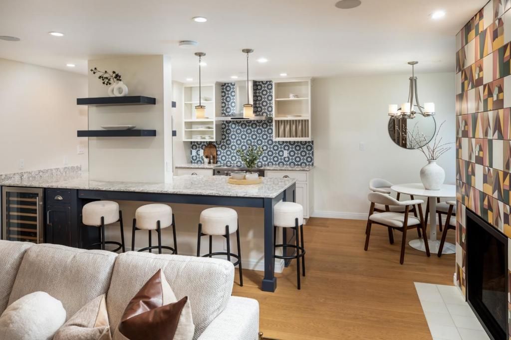 Image 7 of property listing at 226 W Edith Avenue 20, Los Altos, CA 94022