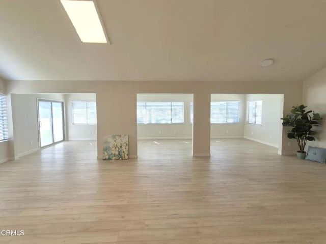 42224 Village 42, Camarillo, CA 93012