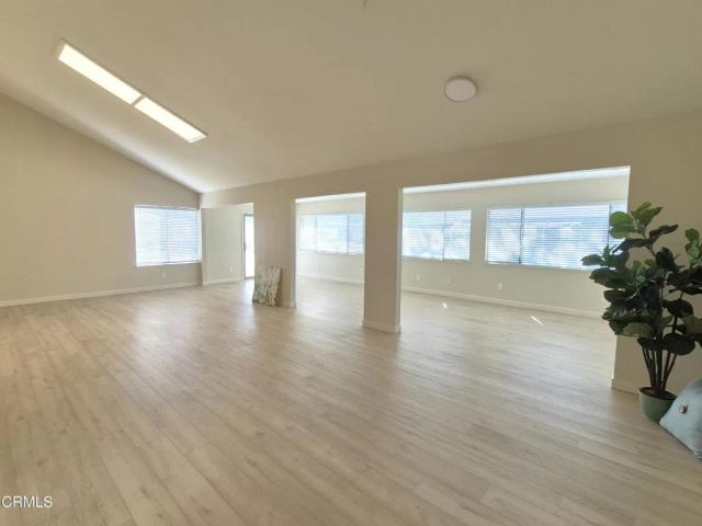 42224 Village 42, Camarillo, CA 93012