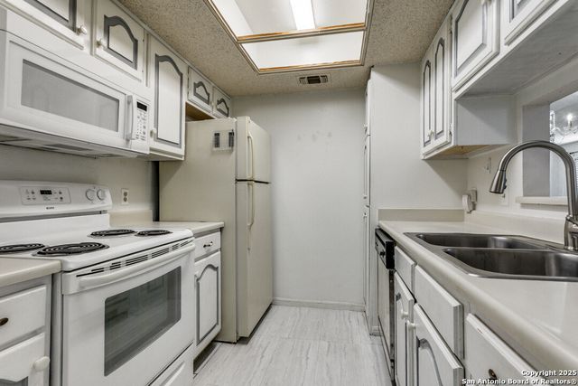 11843 Braesview Apt 713, San Antonio, TX 78213