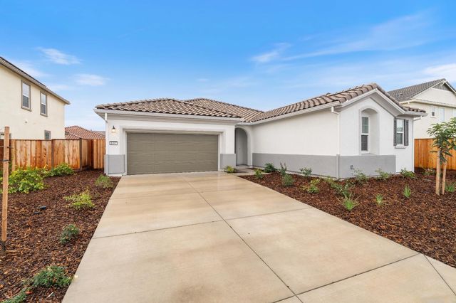 8462 Kissa Cir, Elk Grove, CA 95757