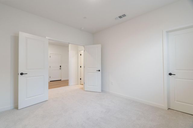 8462 Kissa Cir, Elk Grove, CA 95757