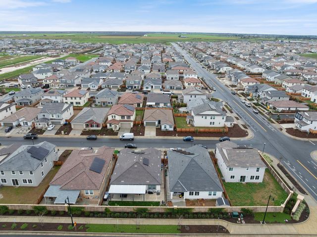 8462 Kissa Cir, Elk Grove, CA 95757