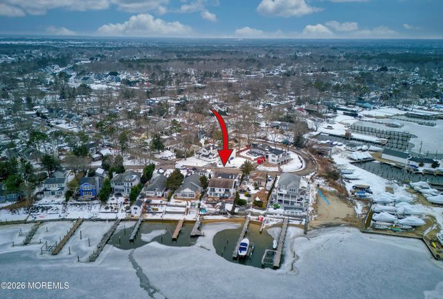 592 Kingfisher Circle, Brick, NJ 08723