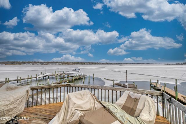 592 Kingfisher Circle, Brick, NJ 08723