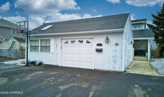 592 Kingfisher Circle, Brick, NJ 08723