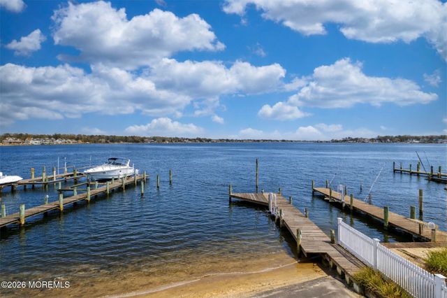 592 Kingfisher Circle, Brick, NJ 08723