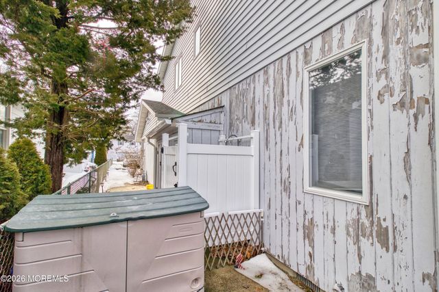 592 Kingfisher Circle, Brick, NJ 08723