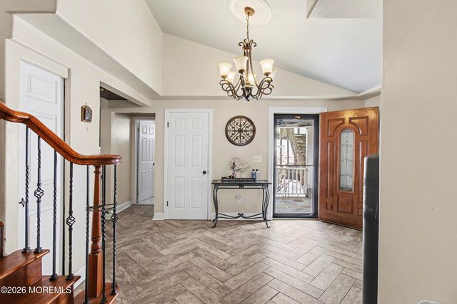 592 Kingfisher Circle, Brick, NJ 08723