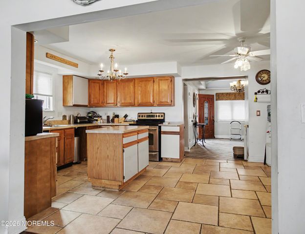 592 Kingfisher Circle, Brick, NJ 08723