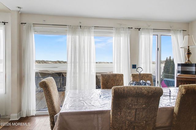 592 Kingfisher Circle, Brick, NJ 08723