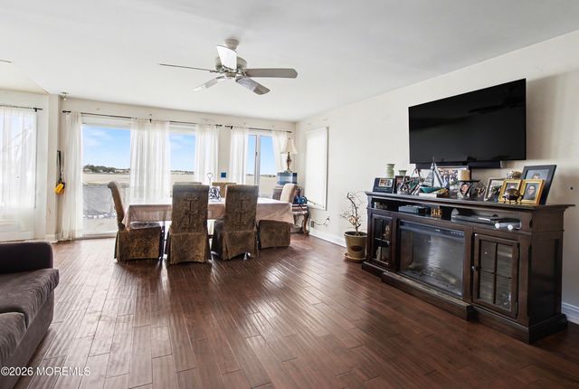 592 Kingfisher Circle, Brick, NJ 08723