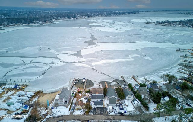 592 Kingfisher Circle, Brick, NJ 08723