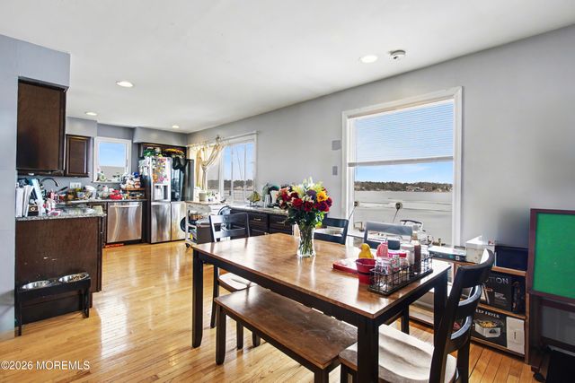 592 Kingfisher Circle, Brick, NJ 08723