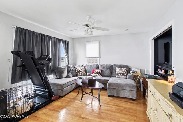 592 Kingfisher Circle, Brick, NJ 08723