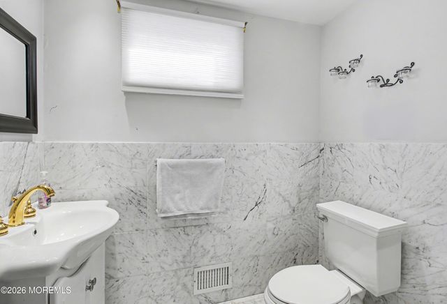 592 Kingfisher Circle, Brick, NJ 08723