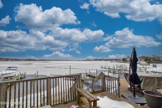 592 Kingfisher Circle, Brick, NJ 08723