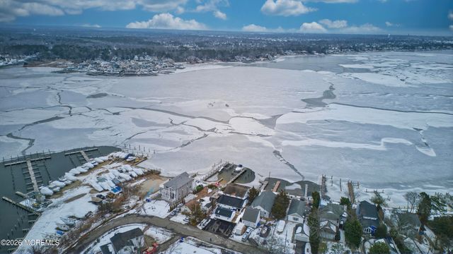 592 Kingfisher Circle, Brick, NJ 08723