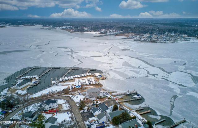 592 Kingfisher Circle, Brick, NJ 08723