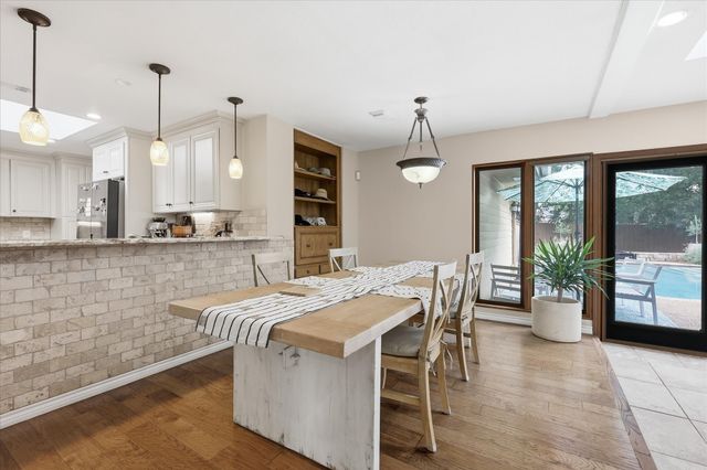2816 N Creekwood Drive, Grapevine, TX 76051