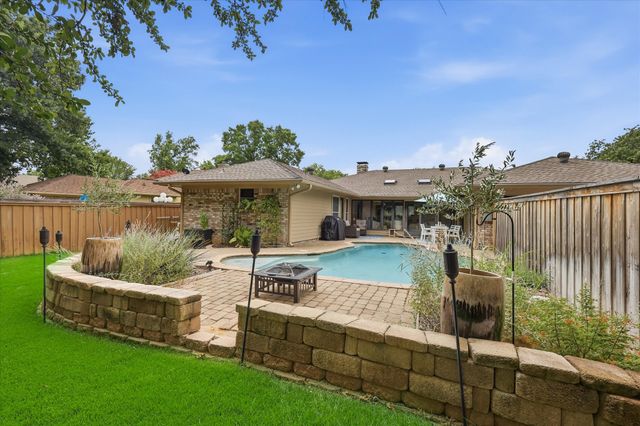 2816 N Creekwood Drive, Grapevine, TX 76051