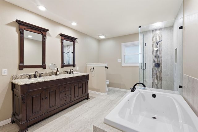 2816 N Creekwood Drive, Grapevine, TX 76051
