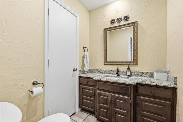2816 N Creekwood Drive, Grapevine, TX 76051