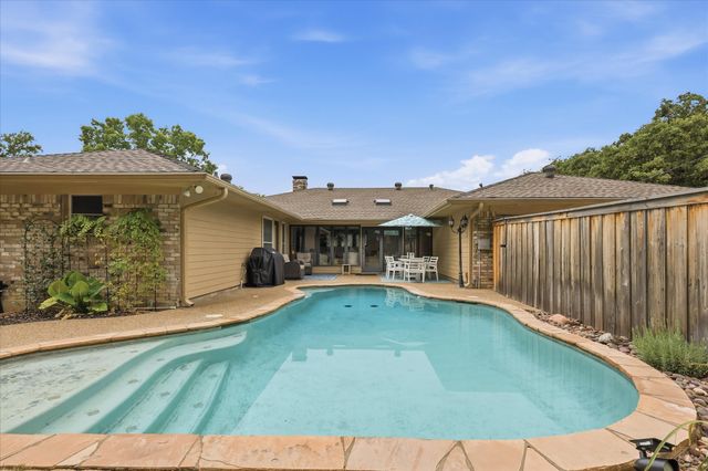 2816 N Creekwood Drive, Grapevine, TX 76051
