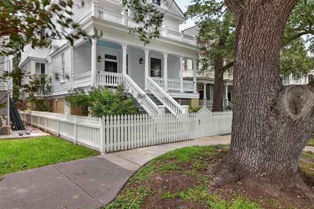 1324 Sealy Street, Galveston, TX 77550