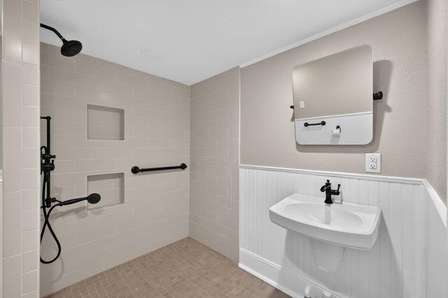 1324 Sealy Street, Galveston, TX 77550
