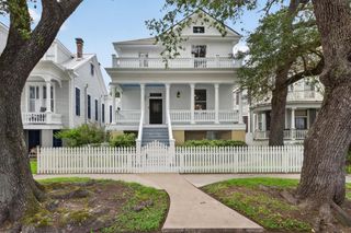 1324 Sealy Street, Galveston, TX 77550